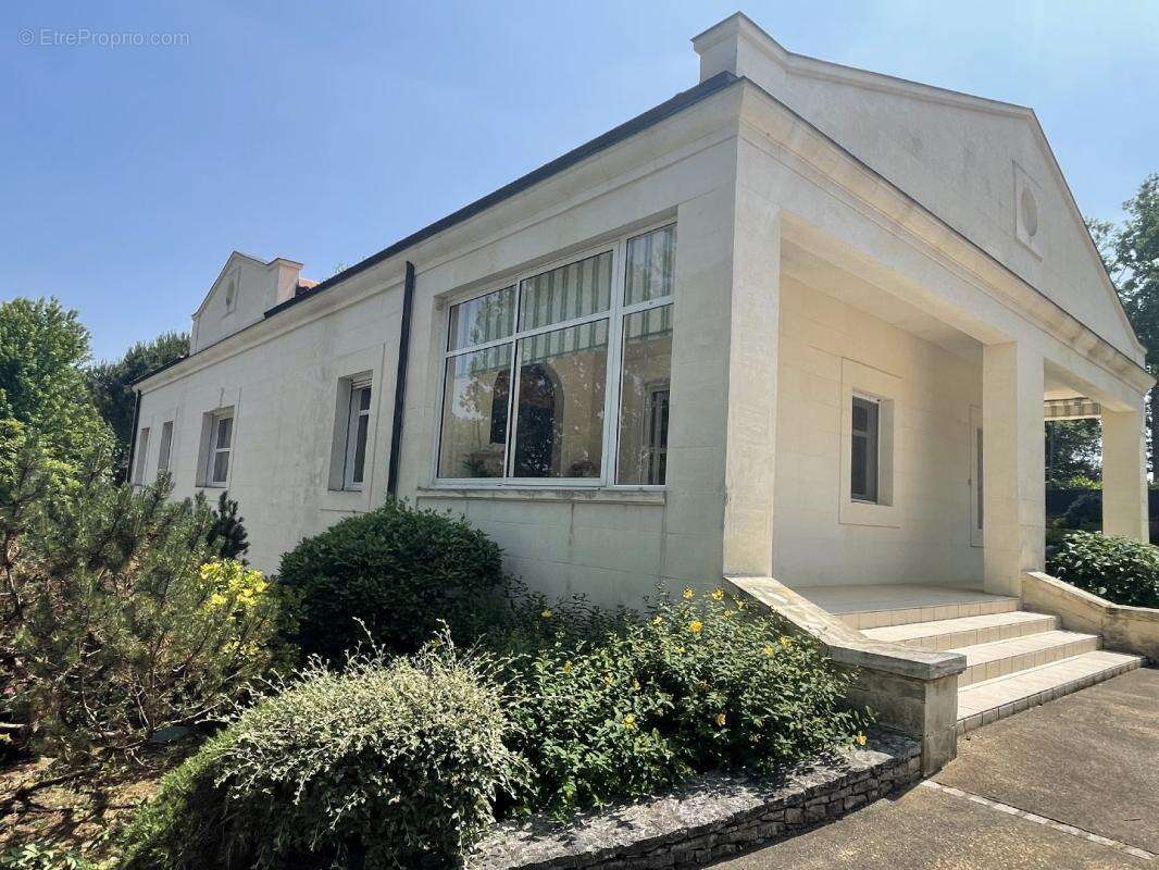 Maison à TERRASSON-LAVILLEDIEU