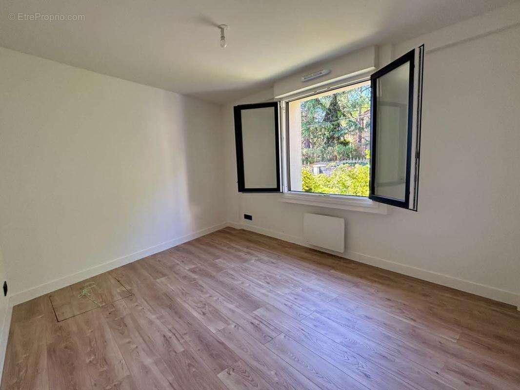 Maison 100 m² à Bougival  - photo 12
