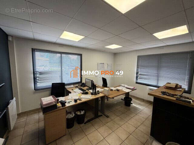 Commerce 3300 m² à Saint-Macaire-En-Mauges  - photo 7