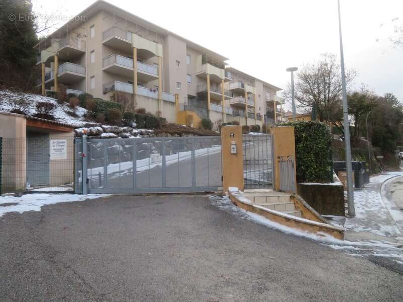 Belle MAISON sur 2 niveaux de 95 m3 à vendre centre ville de DIGNE LES BAINS (04) - photo 3