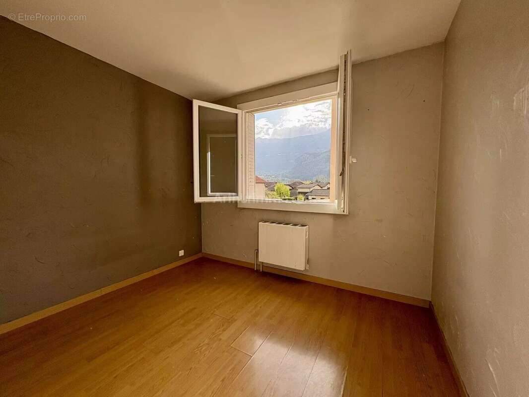 Appartement à LE PONT-DE-CLAIX