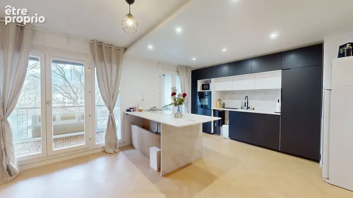 Appartement 4 pièces 80m2 avec terrasse au DERNIER ETAGE - Grenoble Gare / Europole - photo 2