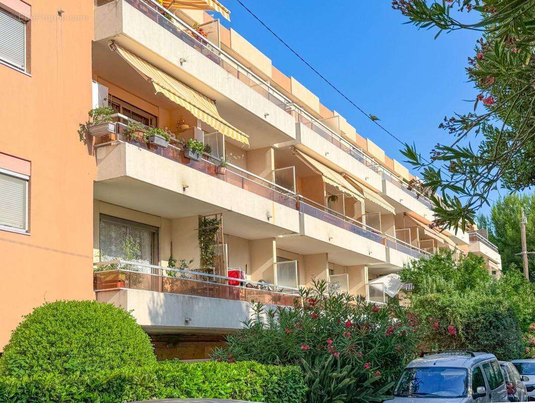 Saint laurent du var - les vespins - 2p duplex 45 m² + cave - photo 9