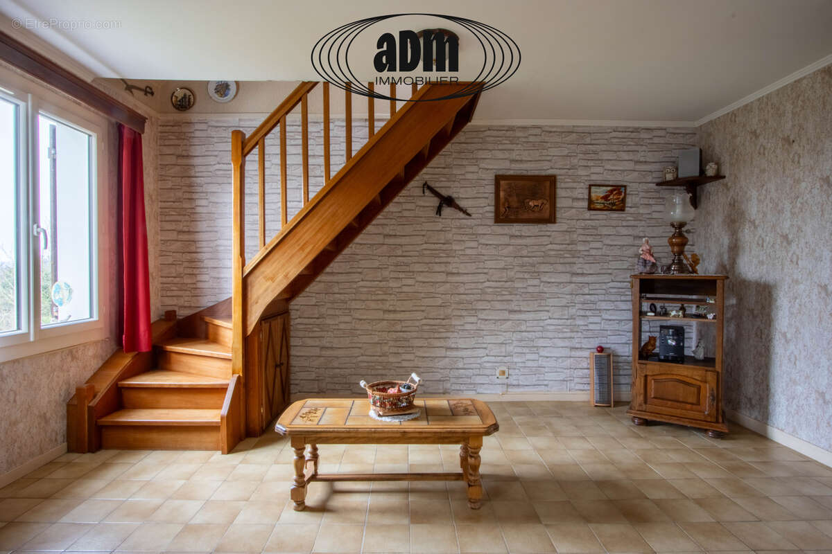 Maison à COULOMBS-EN-VALOIS