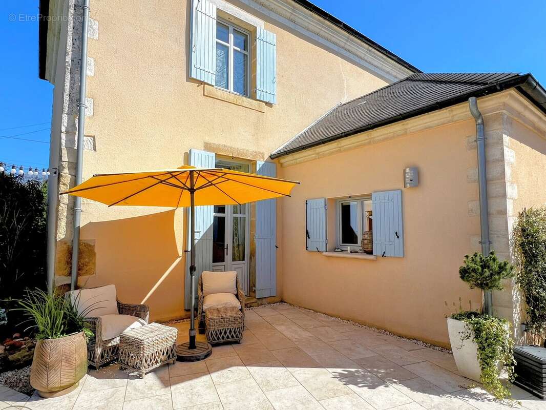 Maison à CORGNAC-SUR-L'ISLE