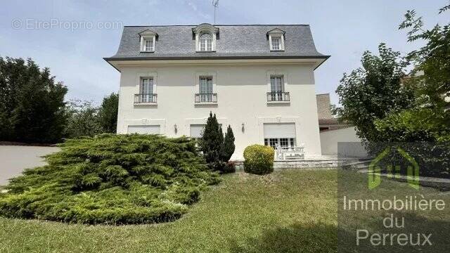 Photo Maison à Le Perreux-Sur-Marne au prix de 1 050 000€