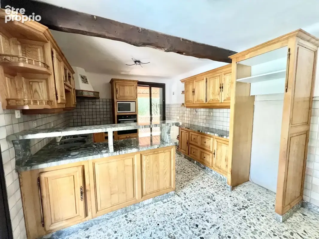 Maison T5 sur 1 480 m² de terrain avec piscine - photo 10
