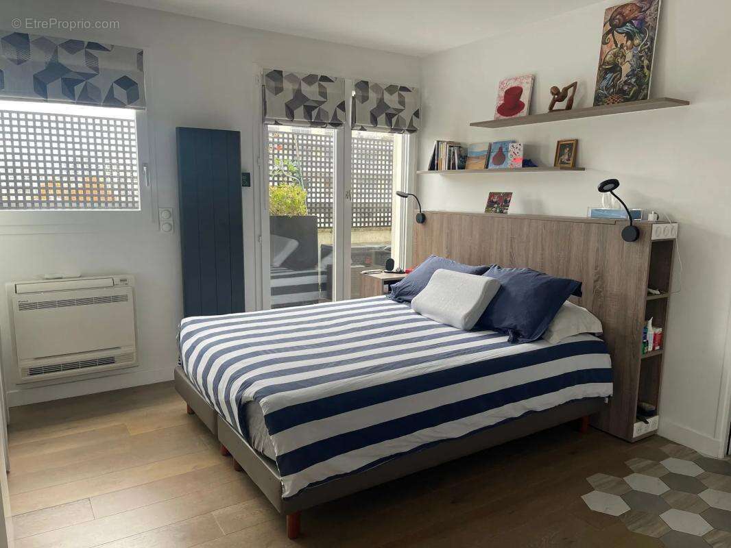 Appartement à COURBEVOIE