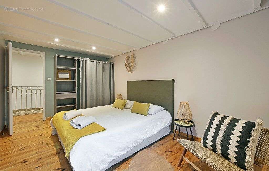 Maison à BAGNOLS-SUR-CEZE