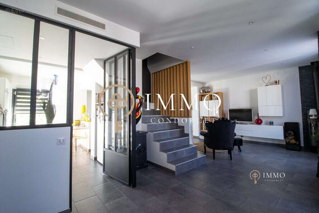 Maison à L'HAY-LES-ROSES