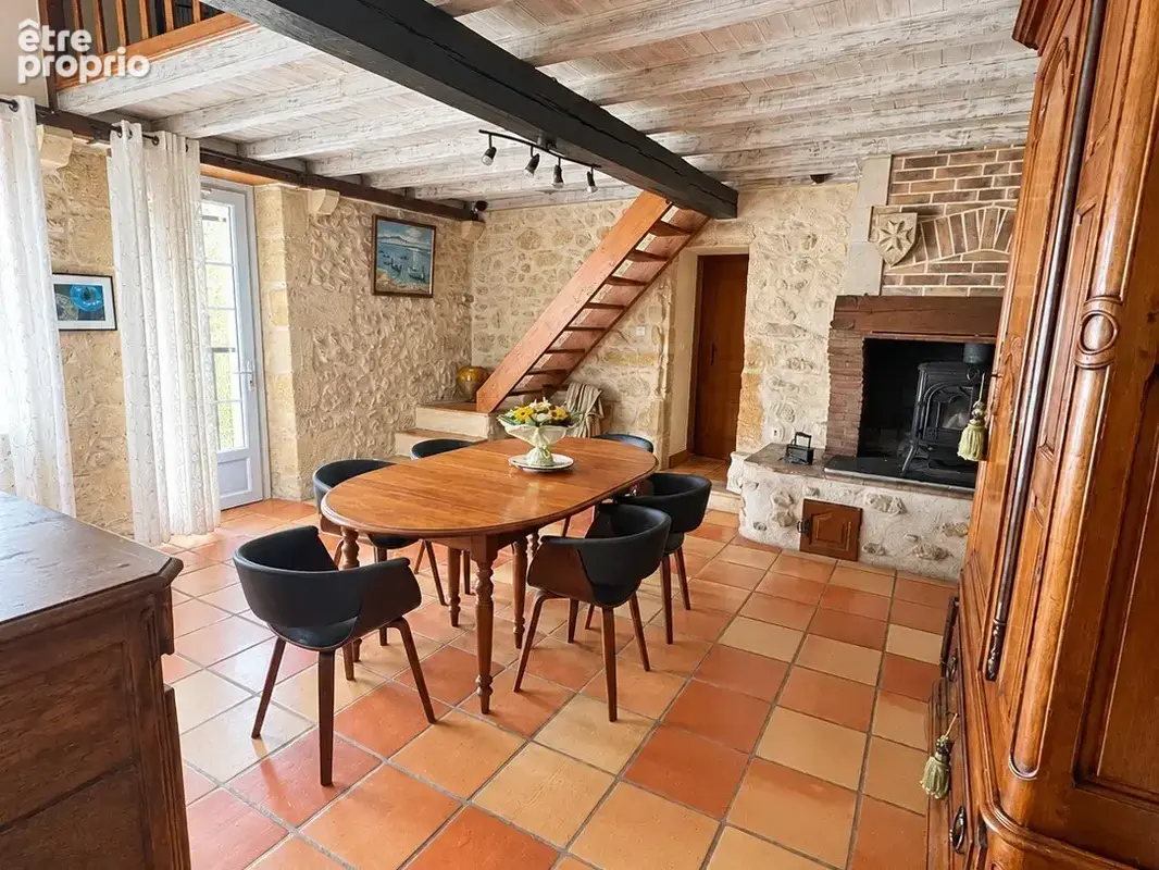 Maison à MARTRES
