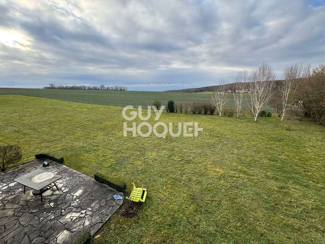 Maison à VILLETHIERRY