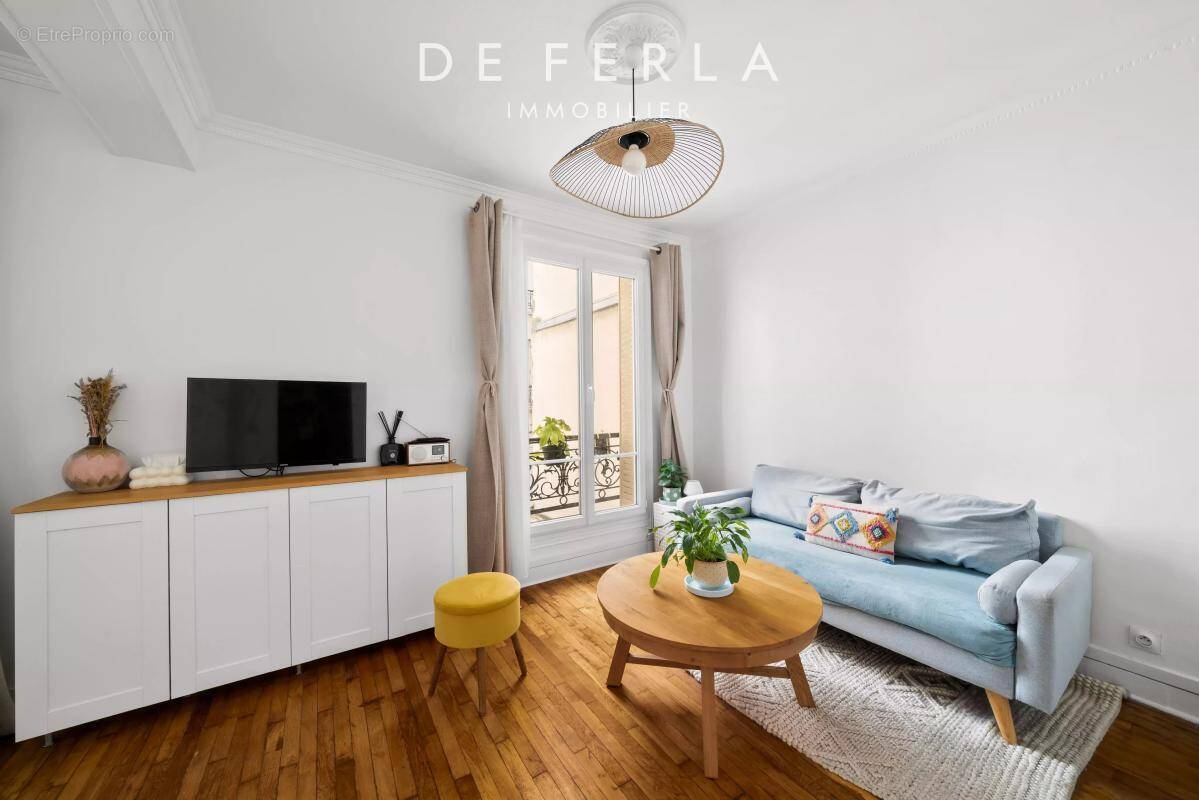 Appartement à PARIS-14E