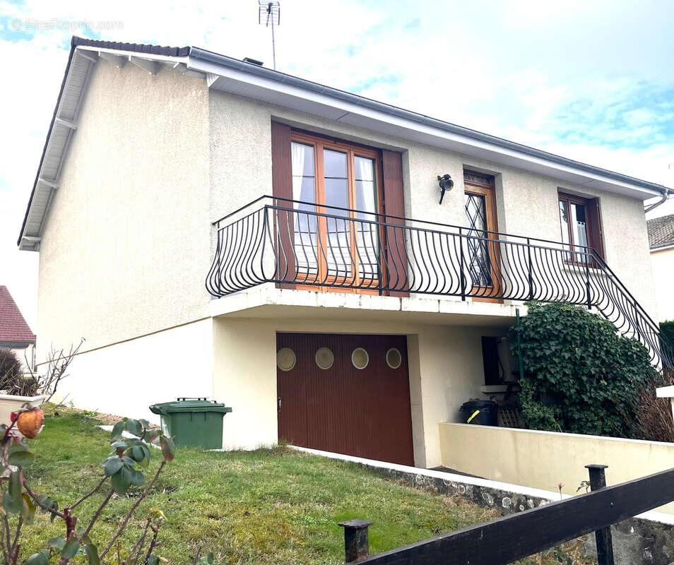 Maison à YZEURE
