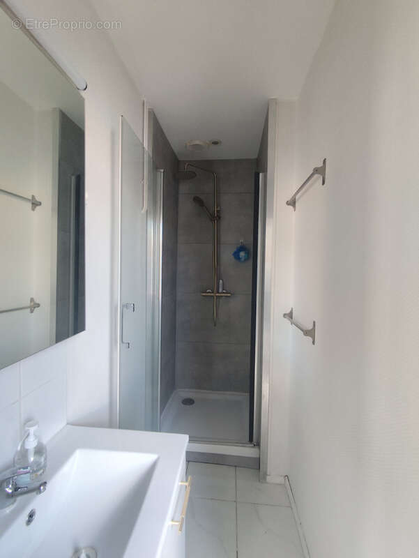 Appartement T2 avec terrasse et véranda - photo 4