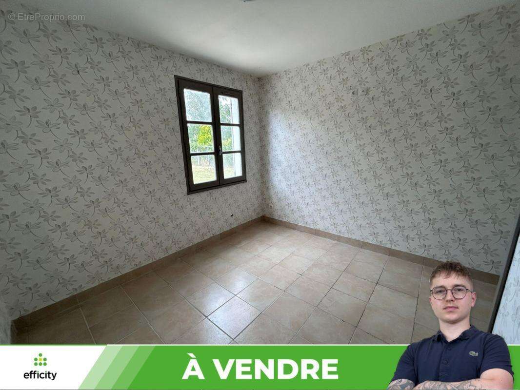 Maison à MONTS-SUR-GUESNES