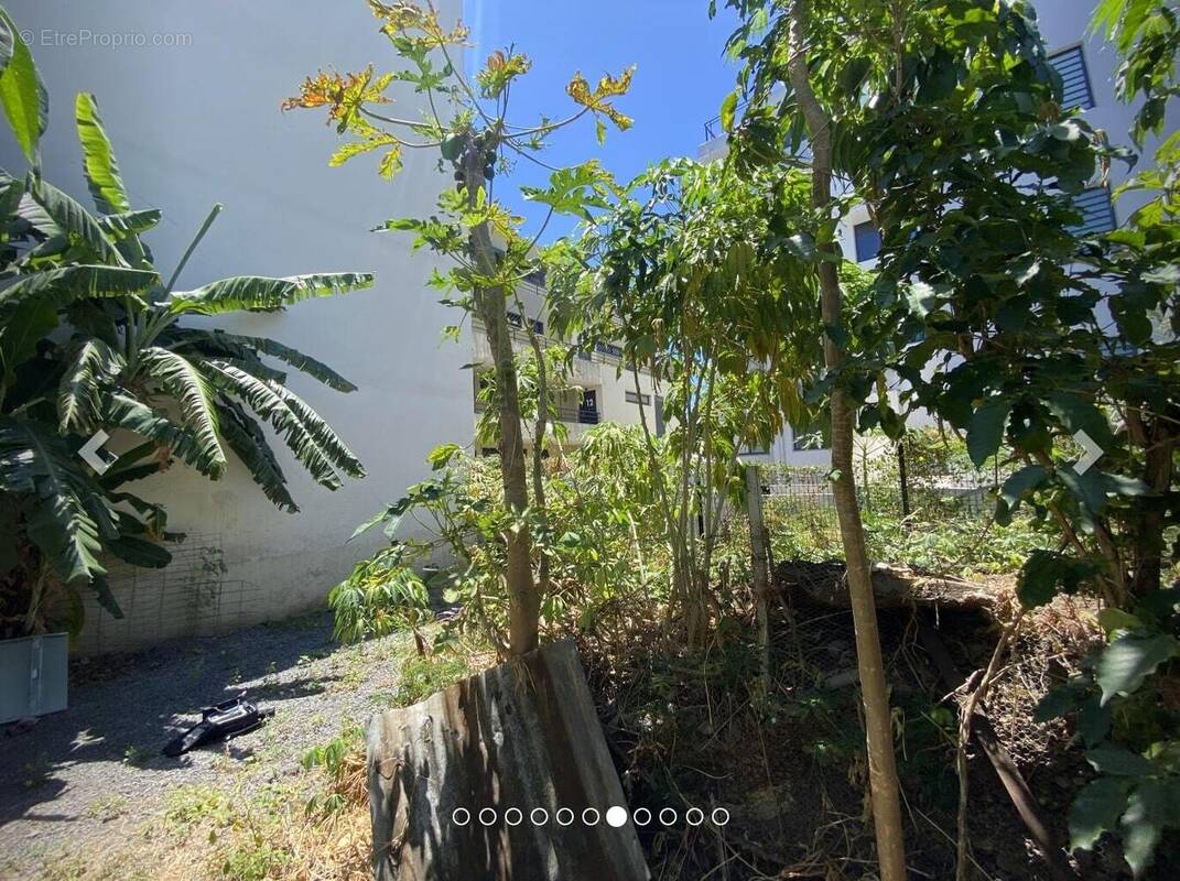 Terrain à SAINT-DENIS