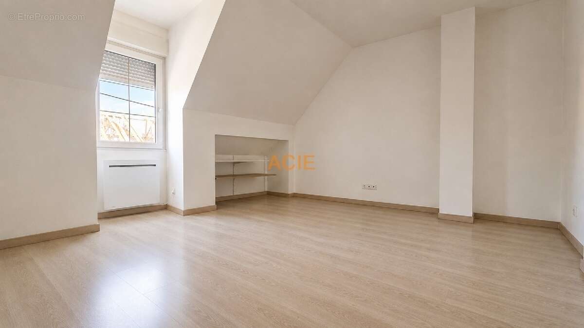 Appartement à SURVILLIERS