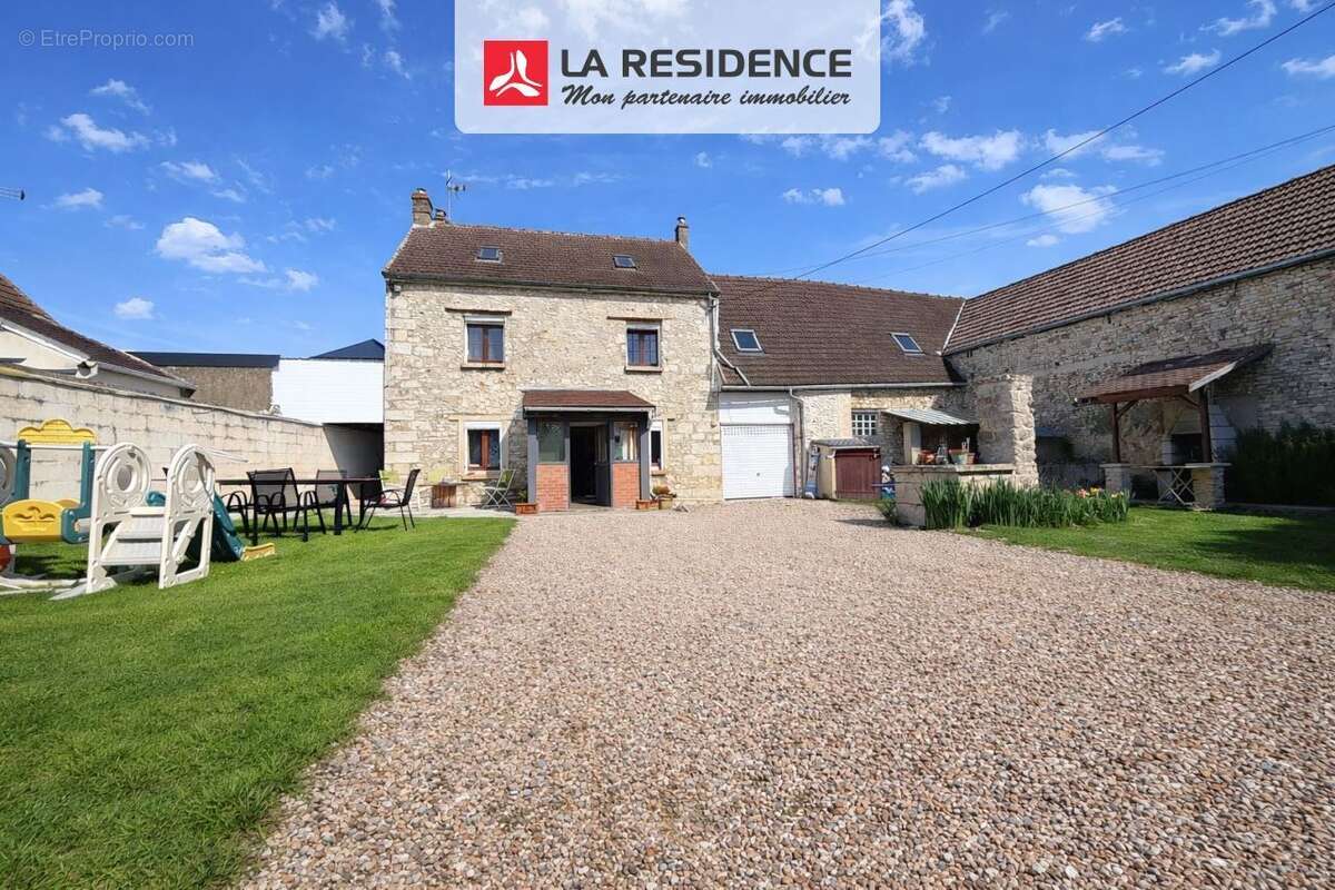 Maison à LIMETZ-VILLEZ