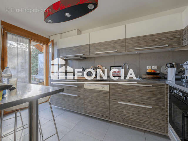 Appartement à POISY
