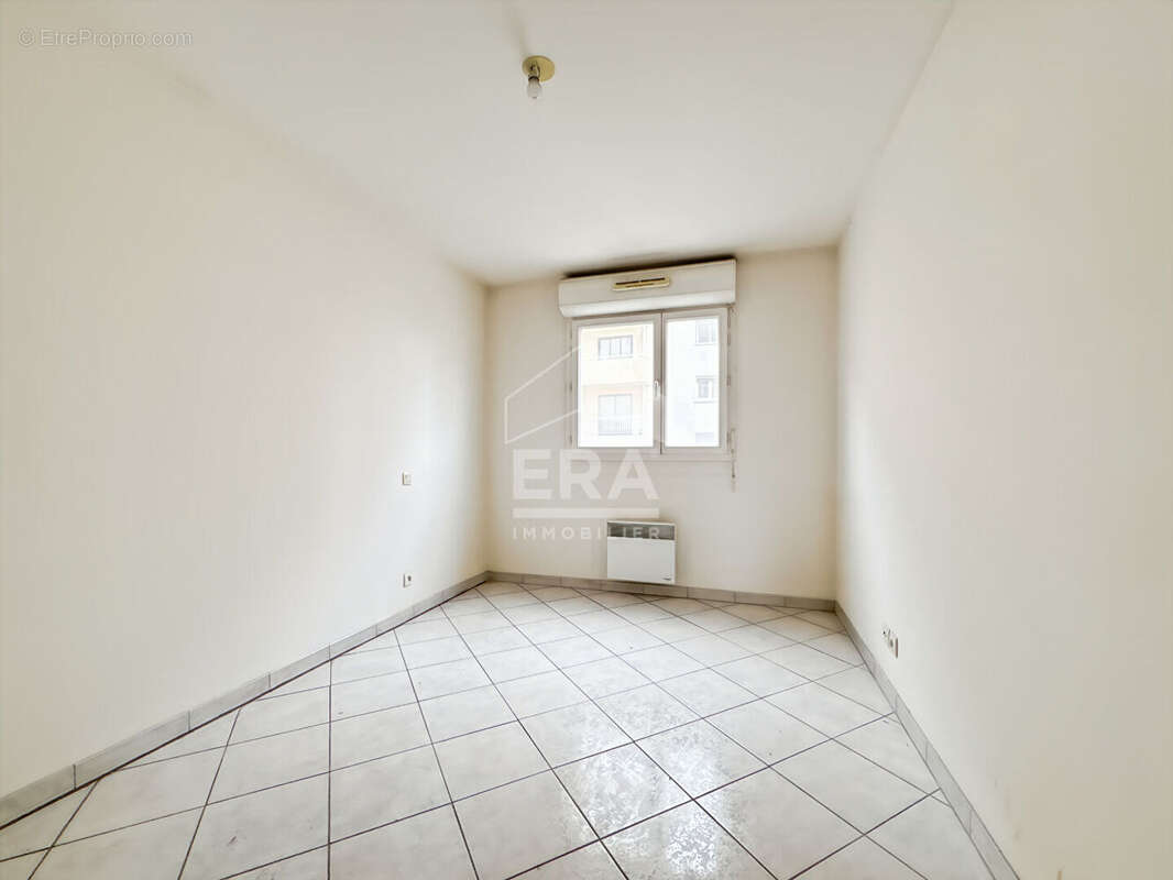 Appartement à MARSEILLE-4E
