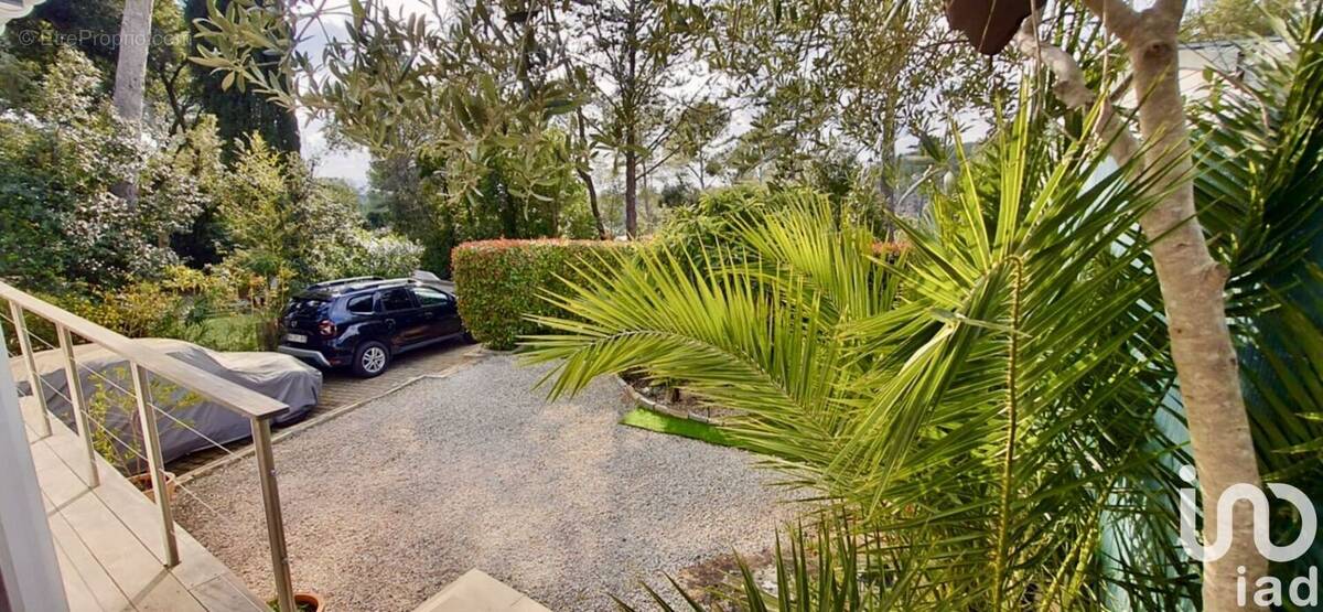 Photo 1 - Terrain à FREJUS