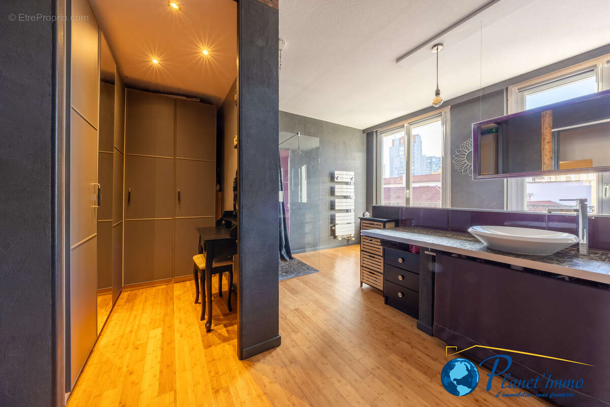 Appartement à SAINT-ETIENNE