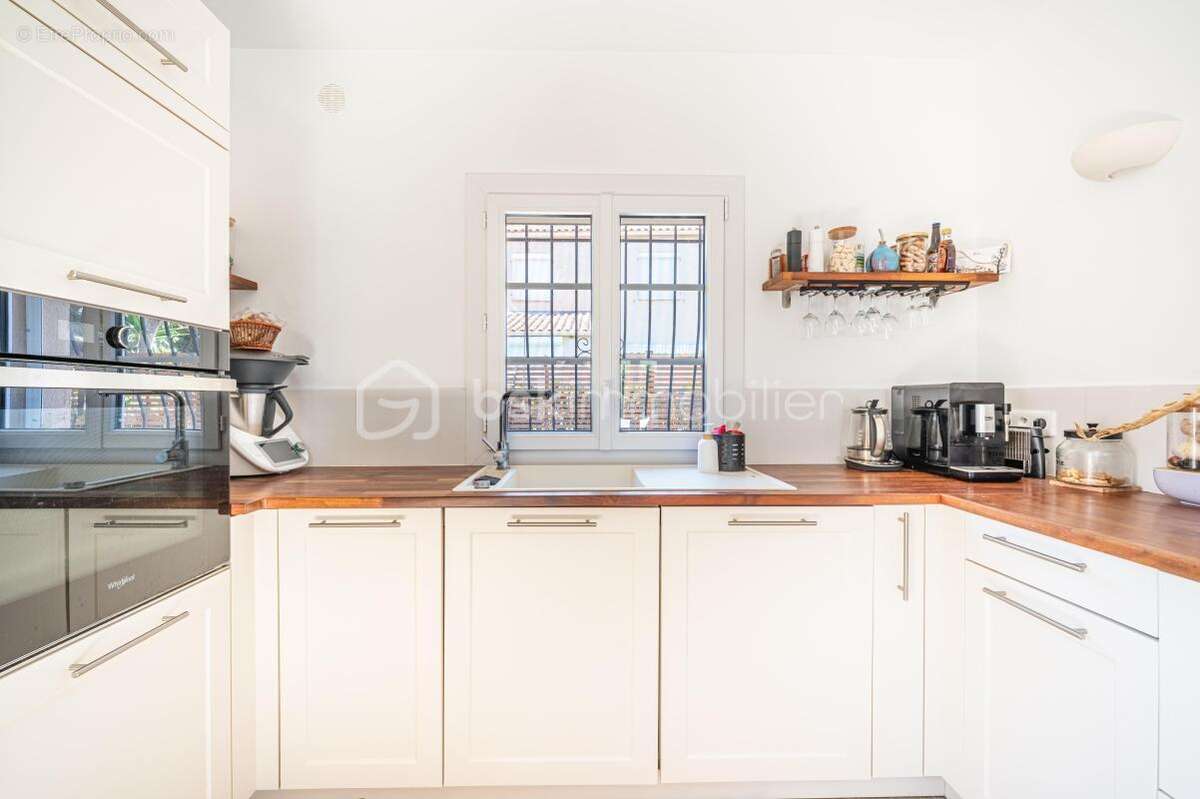 Hyeres - elegante villa de plain-pied renovee avec soin - photo 5