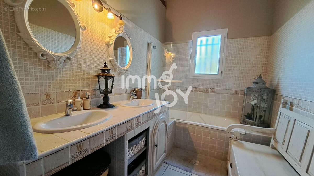 A Remarkable Home of Charm and Noble Materials in a Serene Pine Forest Environment - photo 18