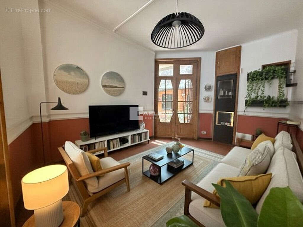 Appartement 64 m² à Lille  - photo 2
