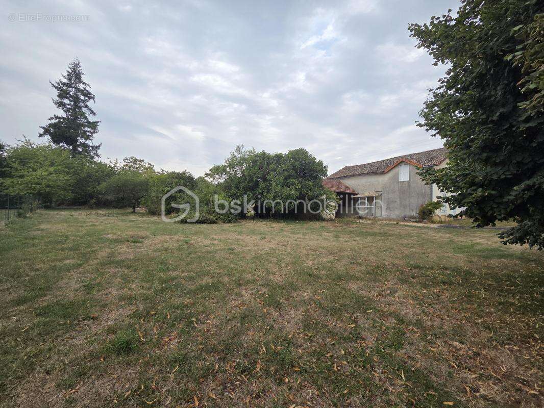 Maison à LIMALONGES