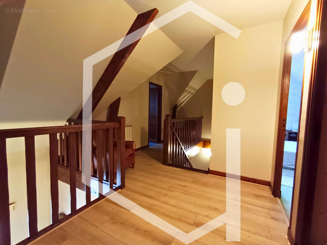 Maison à COSNE-COURS-SUR-LOIRE