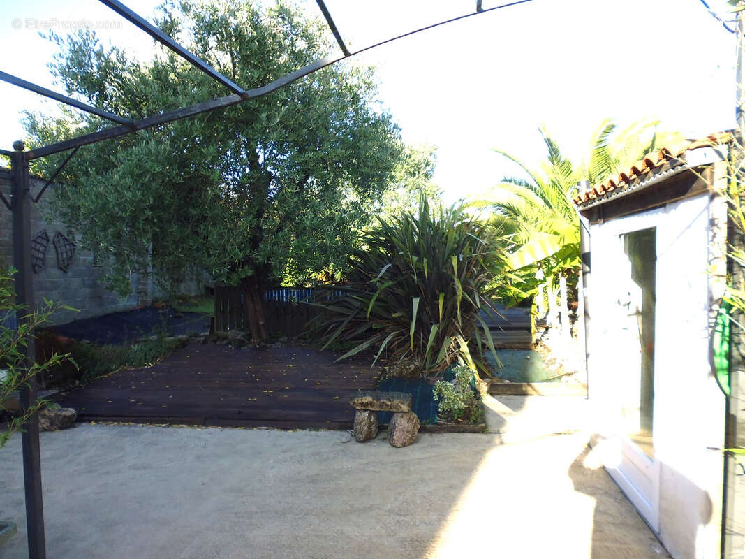 Maison à NIEUL-LE-DOLENT