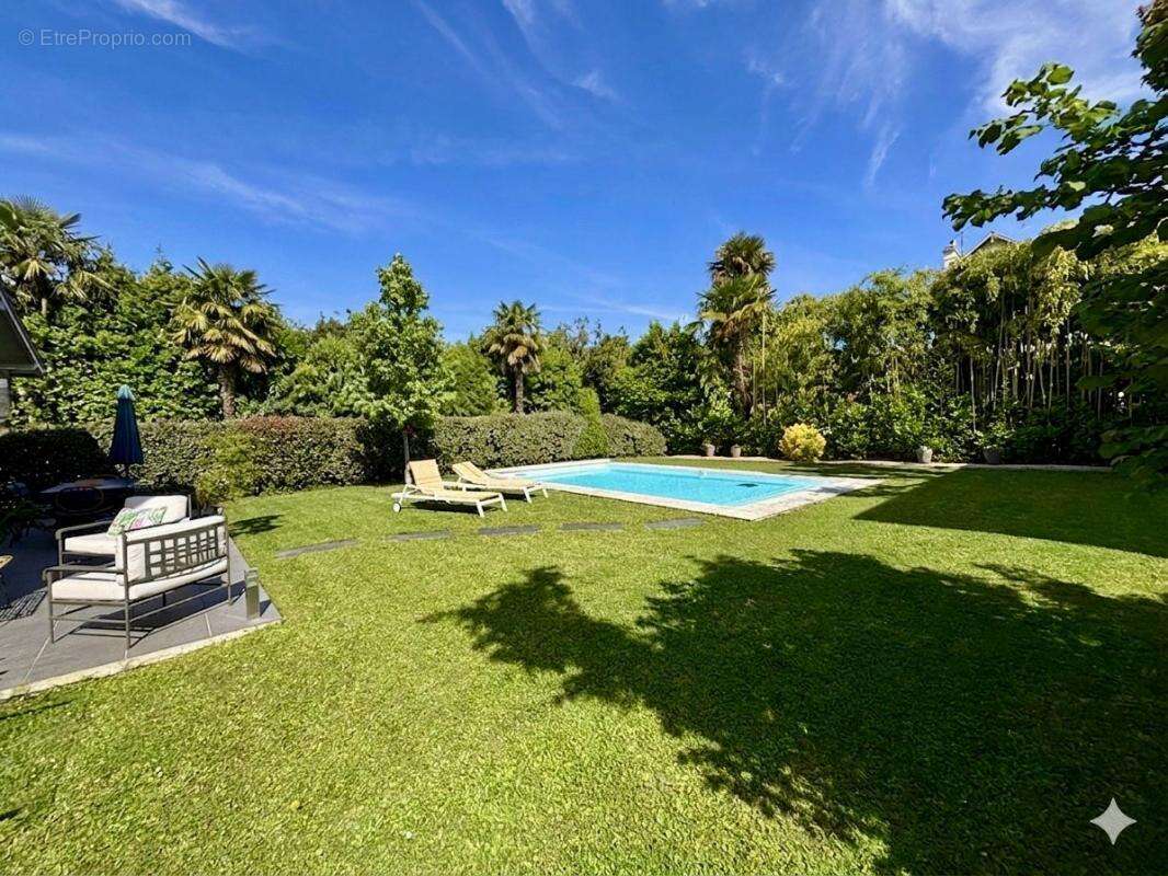 Pau Trespoey, villa à vendre - 220m² - 4 chambres, bureau, garage, buanderie et piscine - photo 9