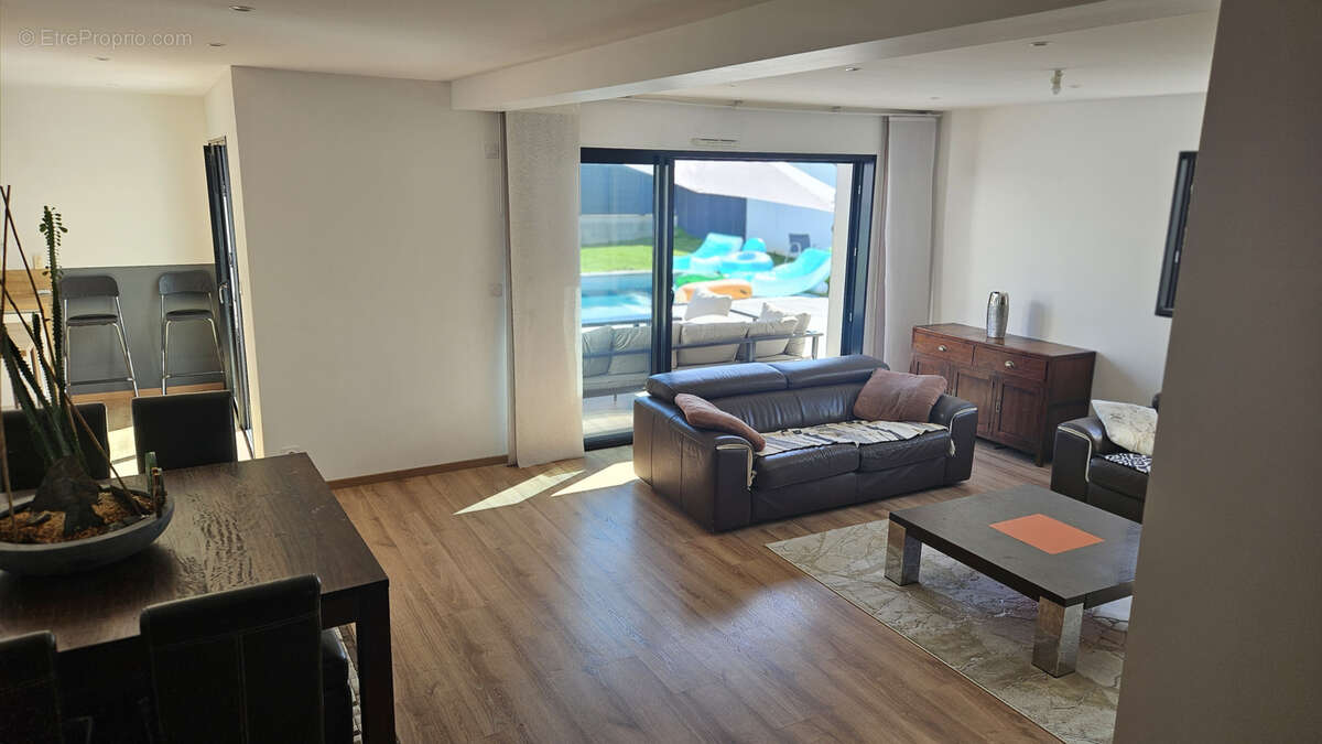 Maison à SAINT-ERBLON