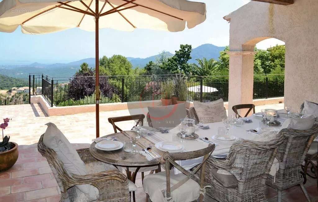 Maison à LES ADRETS-DE-L'ESTEREL