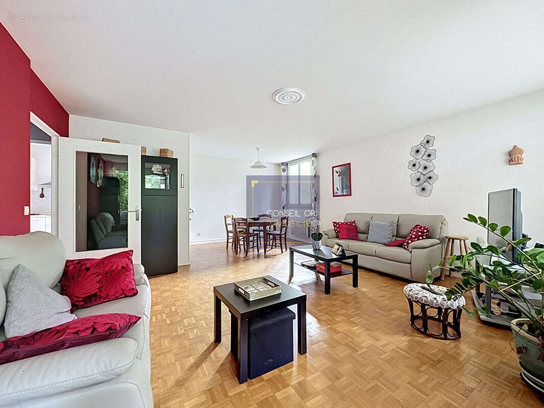 Appartement à SAINT-GENIS-LAVAL