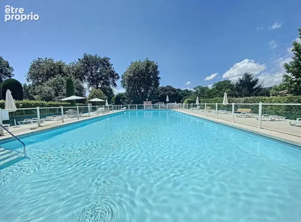 Maison 2 pièces 52 m² · à Grasse · 51,8 m² · 245 000 €