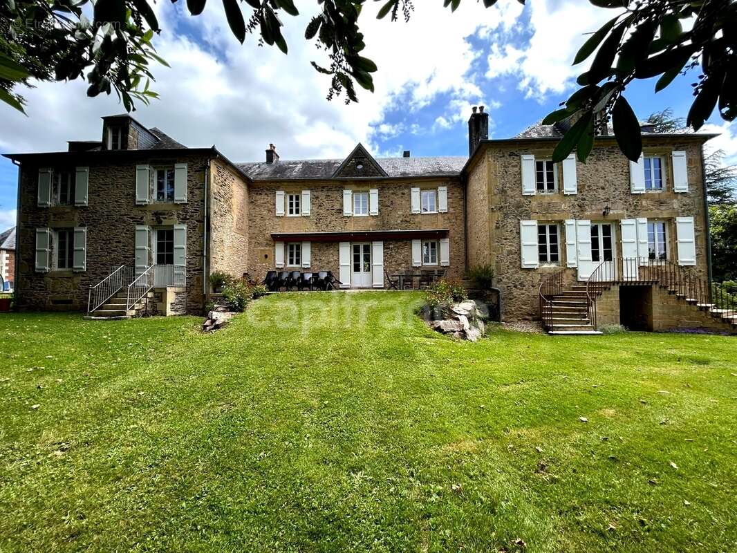 Maison de maitre à vendre 13 pièces LANOUAILLE (24) 2.6 hectares - photo 6