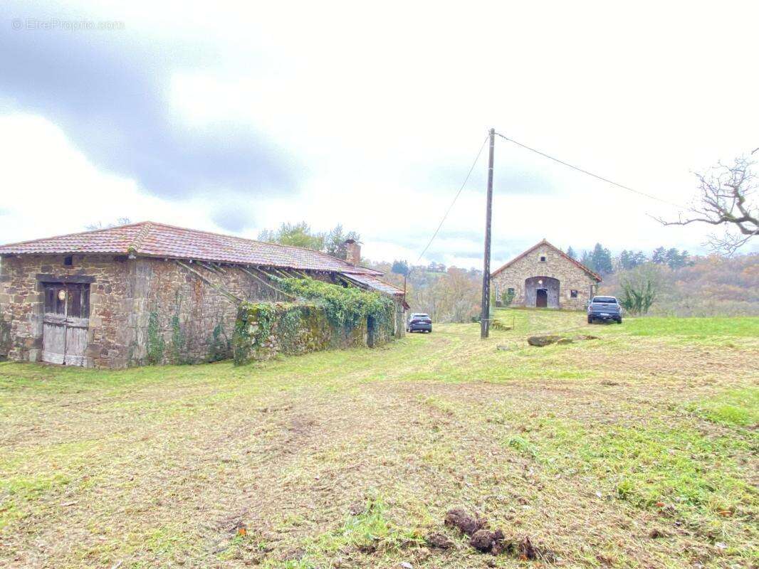 Maison à LE BOURG