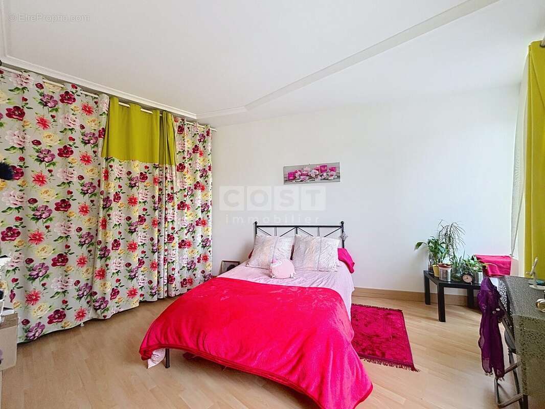 Appartement à BOIS-COLOMBES