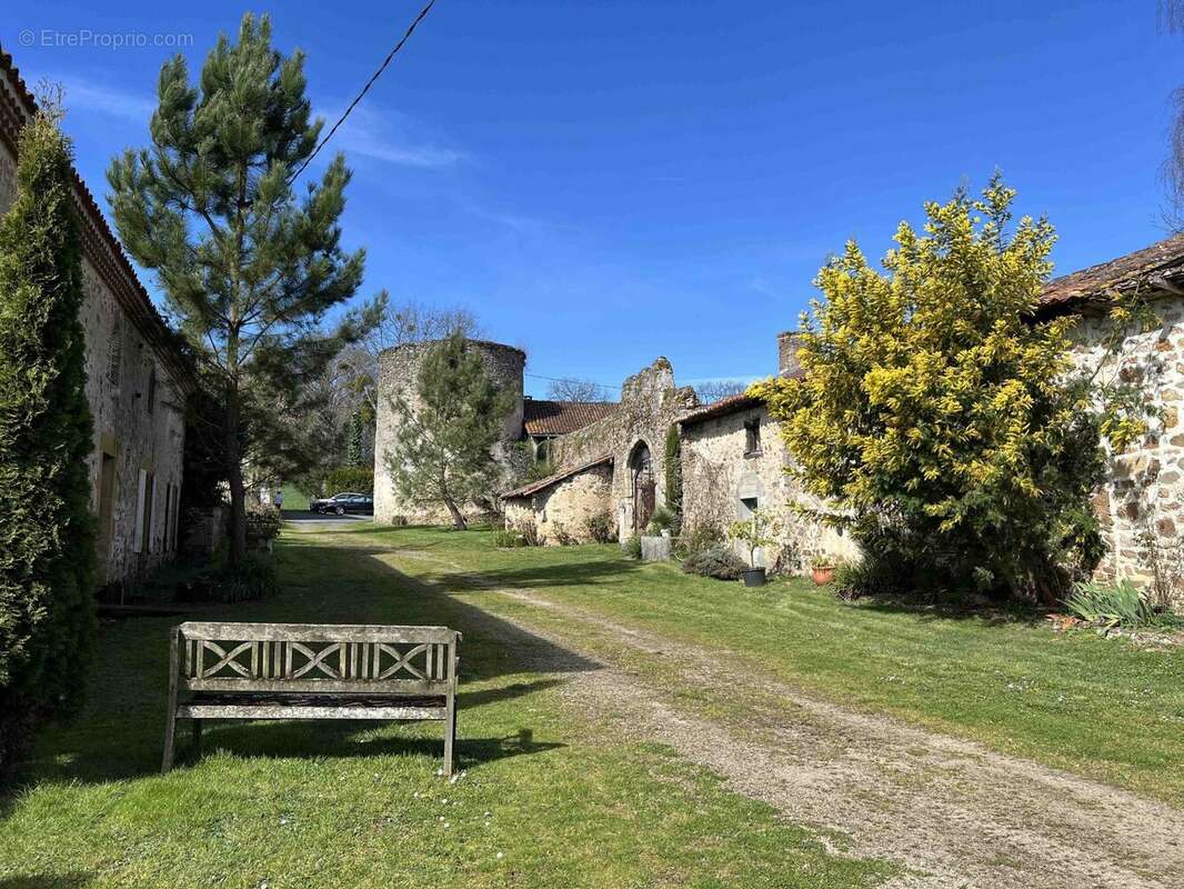 Maison à ANSAC-SUR-VIENNE