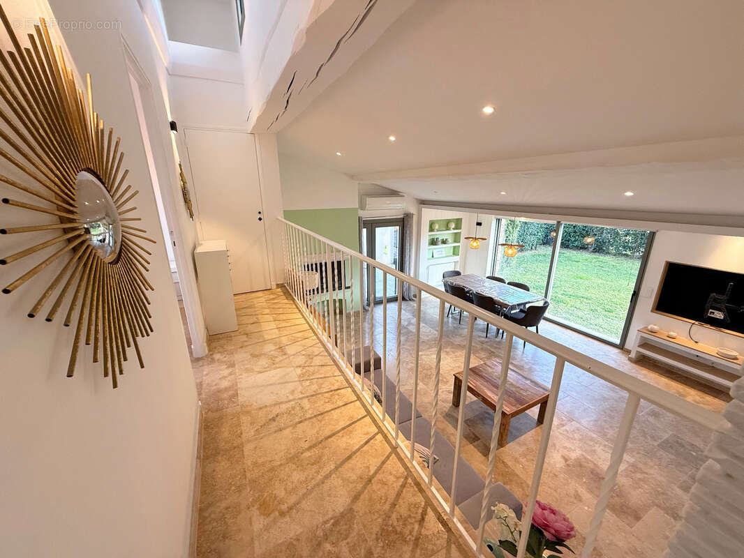 Maison à PLAN-DE-LA-TOUR