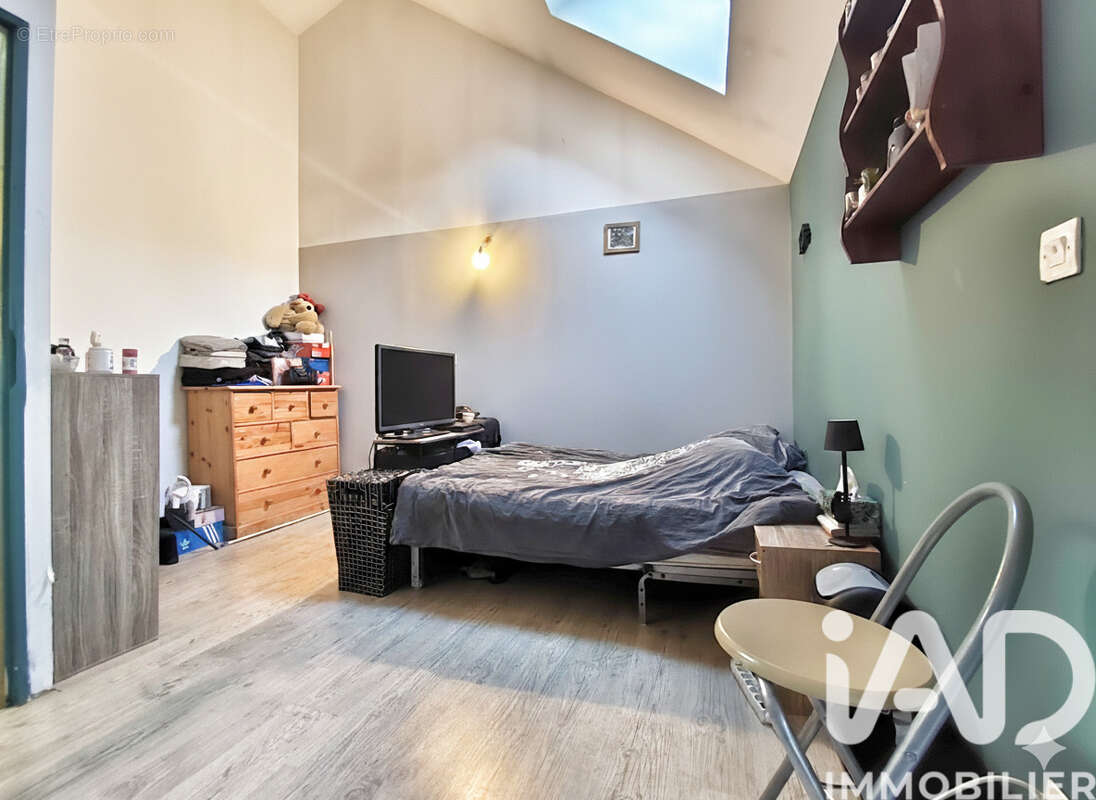Maison 110 m² à Saint-Jean-De-La-Porte  - photo 7