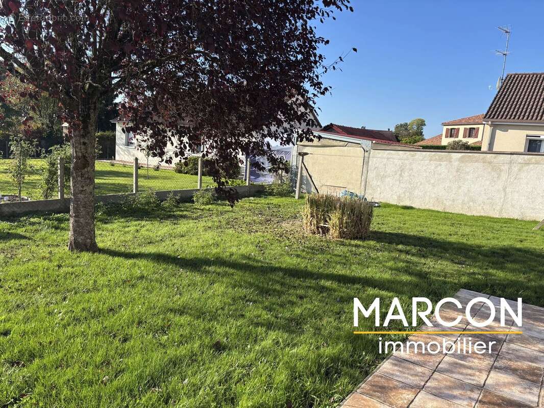 Maison à SAINT-PIERRE-DE-FURSAC