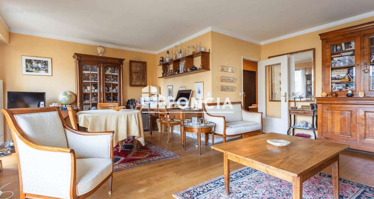 Appartement à BOURG-LA-REINE