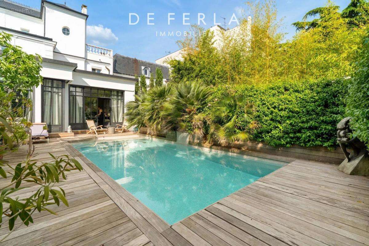 Maison à SAINT-MAUR-DES-FOSSES