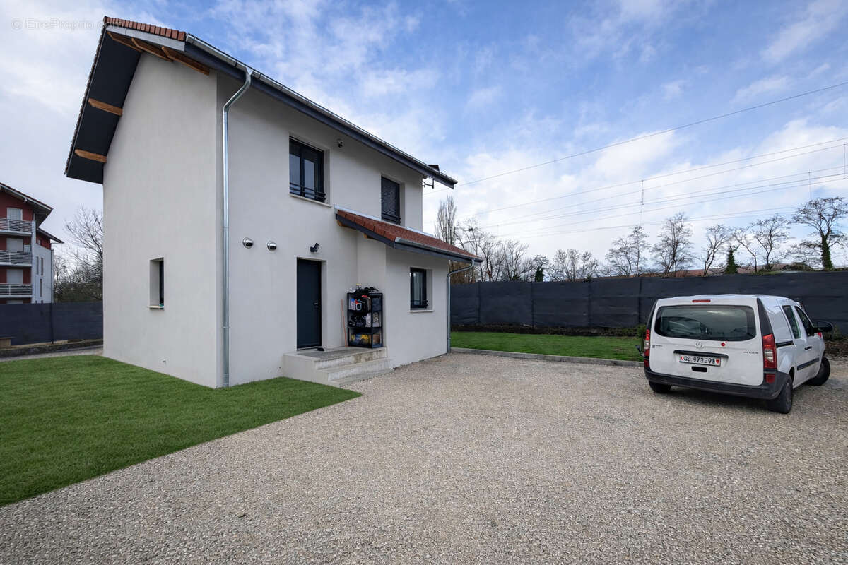 Maison à VILLE-LA-GRAND