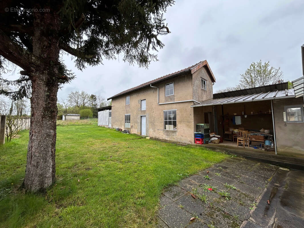 Maison à DAMELEVIERES