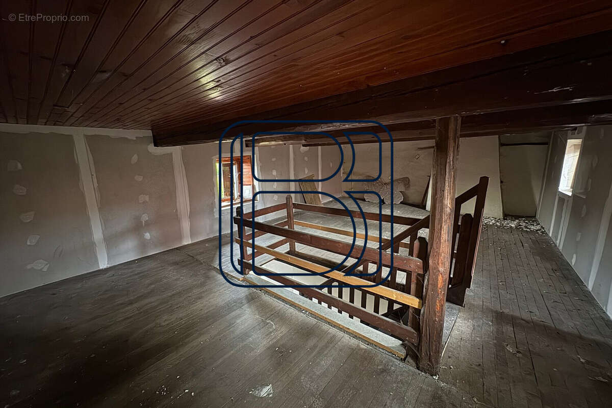 Maison 108 m² à Arlanc  - photo 7